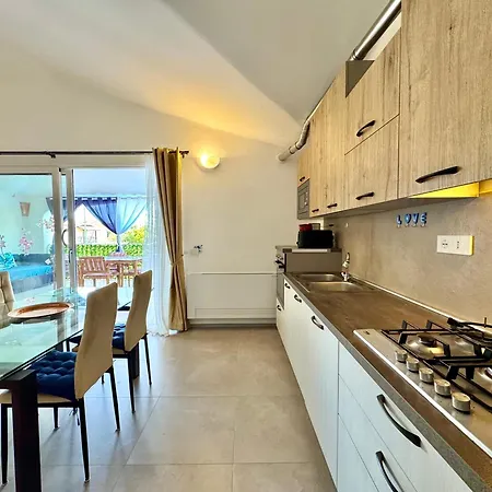 Daire Marine Rose Terrace *