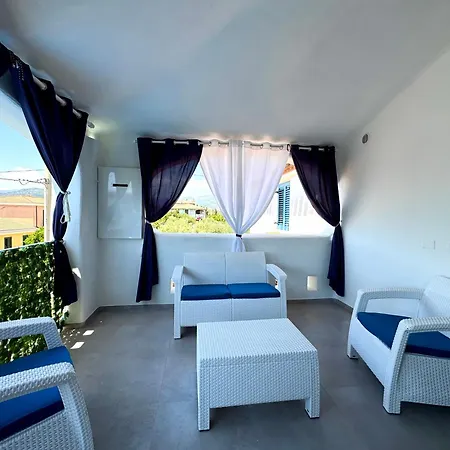 Marine Rose Terrace Daire