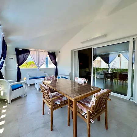Marine Rose Terrace *